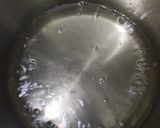 A picture of step 1 of Karachi halwa.
