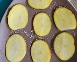 Foto langkah ke 4 dari resep Keripik Kentang Microwave.