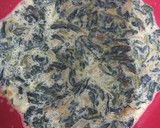 Foto del paso 2 de la receta: Tortilla de espinacas, rellena de tomate natural y queso