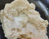 A picture of step 1 of Paneer Tikka Cheese Burst Pizza, without oven.