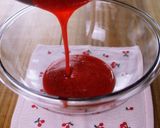 A picture of step 5 of Creamy Strawberry Milk Jelly Pudding.