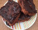 Foto del passaggio 6 della ricetta QUADROTTI AL CIOCCOLATO FONDENTE con CREMA RUBY E CIOCCOLATO FONDENTE