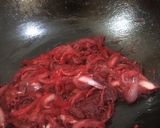A picture of step 5 of Beetroot kurma.