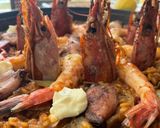 Foto del paso 10 de la receta: Paella de arroz con gambas y calamarchines 😜