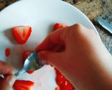 A picture of step 1 of Easy Victoria sponge yogurt.