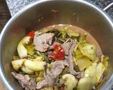 Hình bước làm 3 của món Bò xào dưa chua