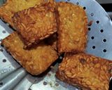 Foto langkah ke 3 dari resep Sambal Penyet Tempe Kemangi.