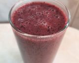 Foto del paso 2 de la receta: Jugo detox de fresa, arándano, plátano y linaza