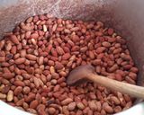 A picture of step 3 of Ngugu karanga (roasted peanut).