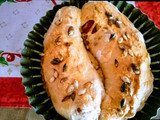 Pan de azafrán y orégano con semillas tostadas de calabaza