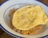 A picture of step 4 of Chicken Omurice - the old classic Japanese comfort meal, chicken kitchup rice with omlette.