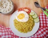 Foto langkah ke 5 dari resep Nasi Goreng Bumbu Kuning Pedas.