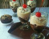 Foto langkah ke 12 dari resep Chocolate Brownies with Jelly and Coffee Ice Cream.