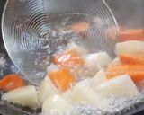 A picture of step 2 of Curry Chicken.