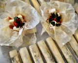 Foto del paso 2 de la receta: Aperitivos con filo: Rollitos de queso y sardinitas, Cestas Caprese & Cigarritos de sobrasada y miel