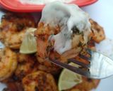 Foto langkah ke 5 dari resep Salt n pink pepper prawns.