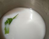 Foto langkah ke 3 dari resep Bubur garut bunga telang.