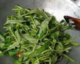 Foto langkah ke 2 dari resep Oseng kangkung tofu.
