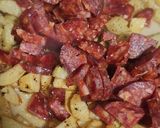 Foto del paso 2 de la receta: Plato de patatas, huevos y chorizo