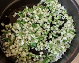 Foto del paso 3 de la receta: Salteado de acelgas y champiñones