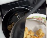 รูปขั้นตอนการทำที่ 2 ของ ไก่ผัดเม็ดมะม่วง สูตรพริกเผา