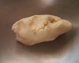 A picture of step 4 of Jim jam cookies.