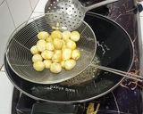Foto langkah ke 2 dari resep Sambal Goreng Kentang Udang.