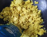 A picture of step 4 of Besan Burfi.