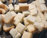 Foto langkah ke 2 dari resep Crouton atau Krutong dari Roti Tawar.