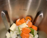 Foto del paso 2 de la receta: Albóndigas de pollo con salsa de verduras variadas y curry. Mambo Cecotec