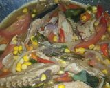 Foto langkah ke 5 dari resep Tumis Pedas Tongkol Peda dan Jagung.