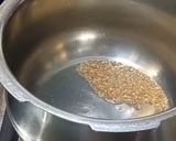 A picture of step 1 of Matar pulao.
