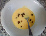 Foto del paso 2 de la receta: Tortilla de espinacas con pasas