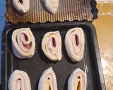 Foto del paso 3 de la receta: Pan arrollado con jamón y queso