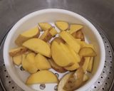 Foto langkah ke 2 dari resep Potato Wedges.
