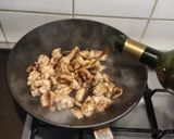 Foto del passaggio 1 della ricetta Petto di Pollo al Vinsanto