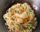 Foto langkah ke 3 dari resep Telur Dadar Bumbu Iris.