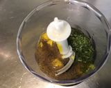 Une image de l'étape 2 de Sauce salade à la mangue et épices.