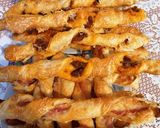 Sajtos-baconos, sajtos-kolbászos csavart recept fázis 3 fotója