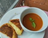 Foto del paso 9 de la receta: Sánduche🧇🧀🍅de queso🫔🧀en almojábana🥐casera con salsa de tomate🥯🍅🥫