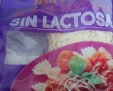 Foto del paso 2 de la receta: Pizza bacon, tomatiga, ceba, ais, formatge sense lactosa