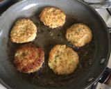 Foto del paso 4 de la receta: Tortitas de molida de pollo con calabazita súper fácil