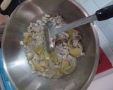 รูปขั้นตอนการทำที่ 3 ของ ผัดผักกาดดองหมูสับใส่ไข่ ไม่ใช้น้ำมัน
