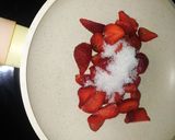 Foto langkah ke 2 dari resep Selai Strawberry Homemade 2 Bahan.
