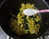 A picture of step 2 of Andhra Uggani/puffed rice upma.