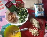 Foto langkah ke 1 dari resep Martabak Telur Mini.