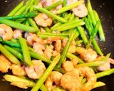 Hình bước làm 2 của món Măng Tây Xào Tôm