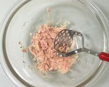 A picture of step 1 of Convenience Store-Style Tuna Mayo Onigiri.