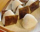 A picture of step 6 of How to Make Onigiri (Japanese Rice Balls).