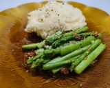 Foto langkah ke 4 dari resep Garlic-Butter Asparagus with Mashed Potato.